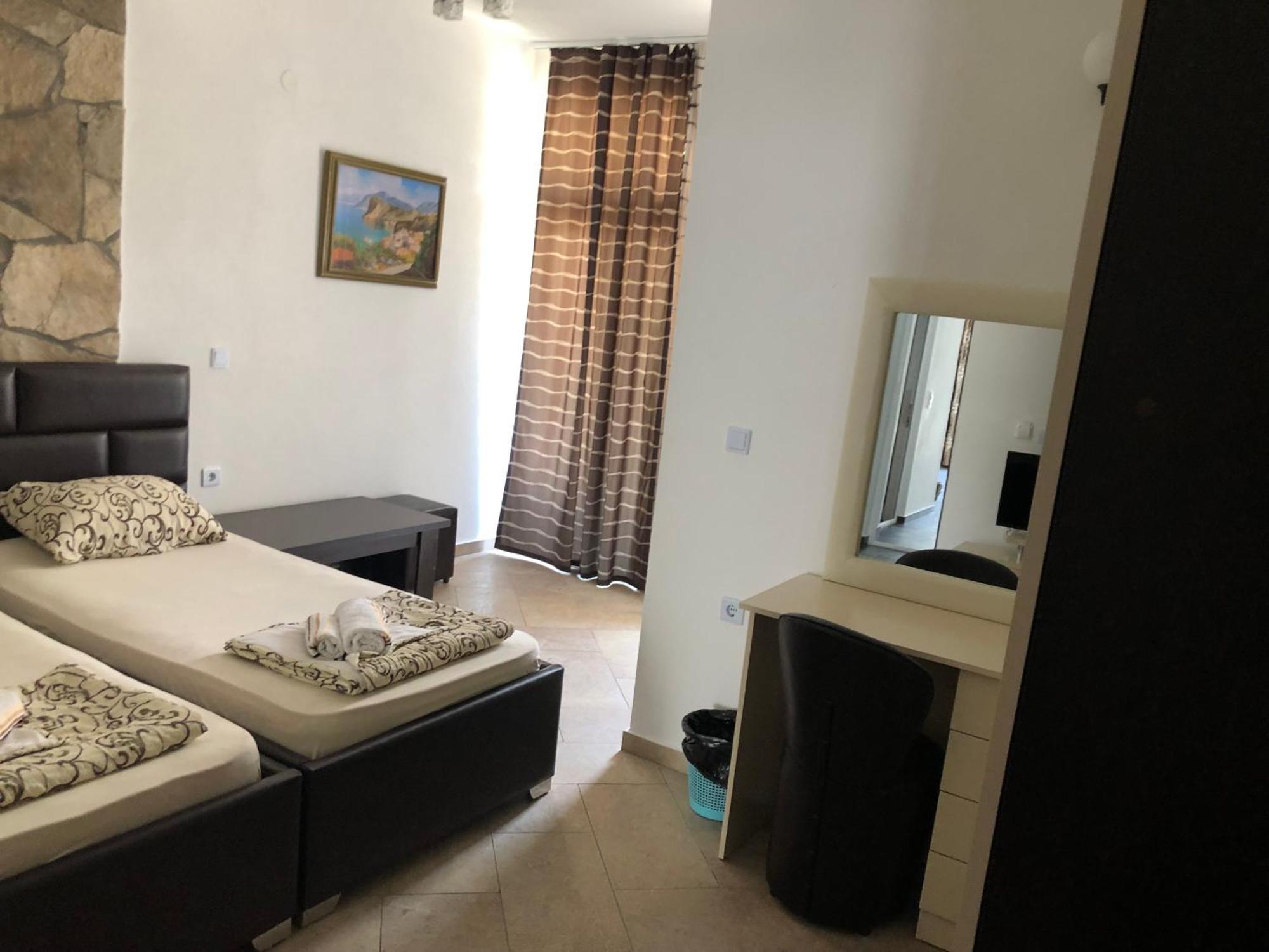 דוברה וודה Novalic Hotel מראה חיצוני תמונה