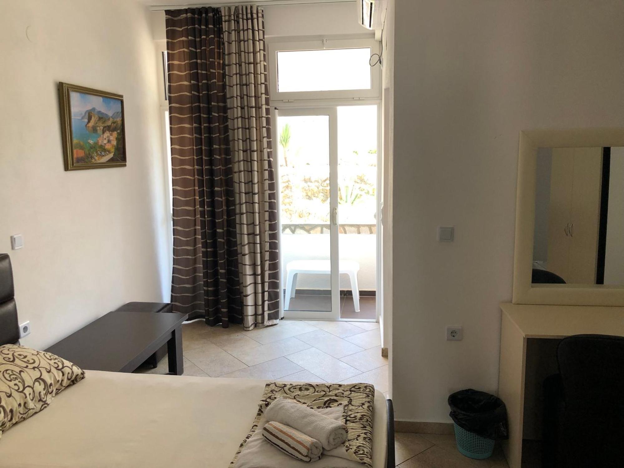דוברה וודה Novalic Hotel מראה חיצוני תמונה
