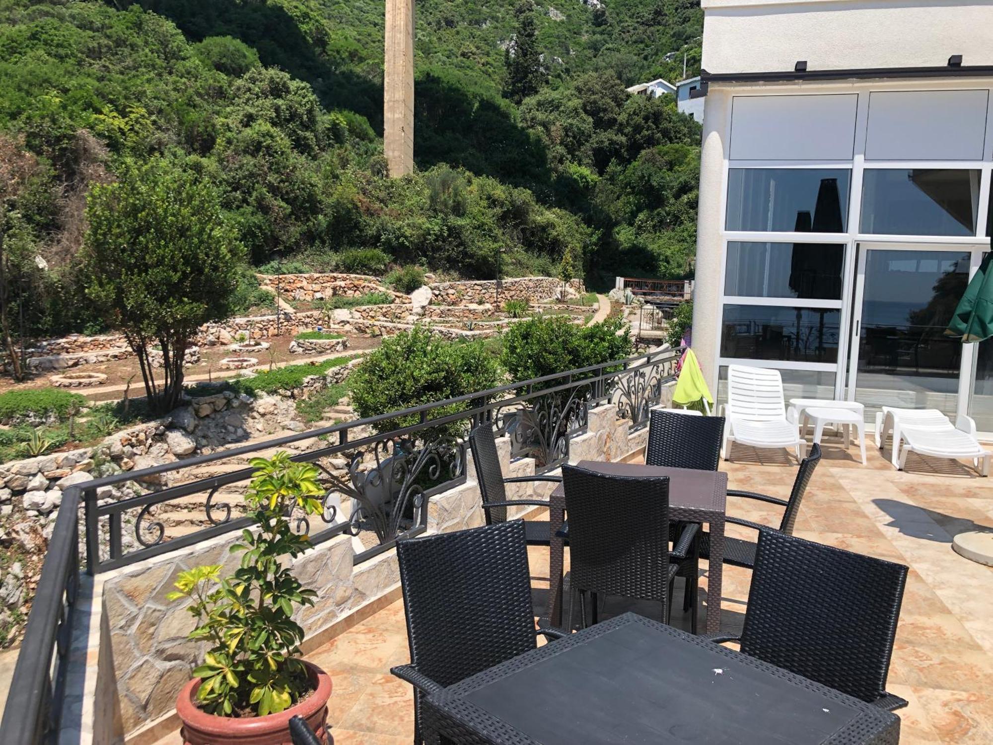 דוברה וודה Novalic Hotel מראה חיצוני תמונה