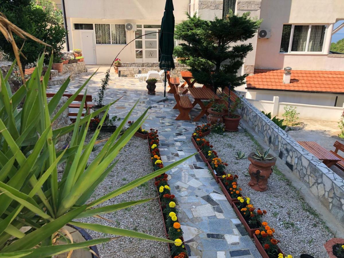 דוברה וודה Novalic Hotel מראה חיצוני תמונה