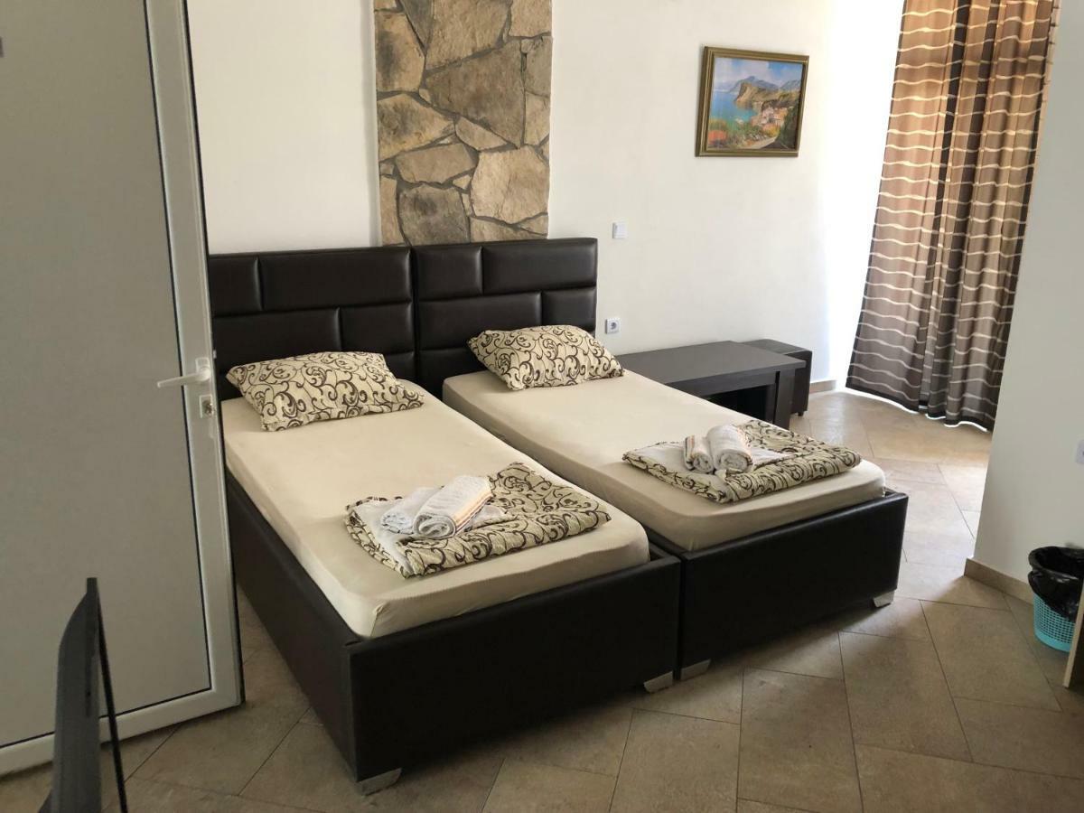 דוברה וודה Novalic Hotel מראה חיצוני תמונה