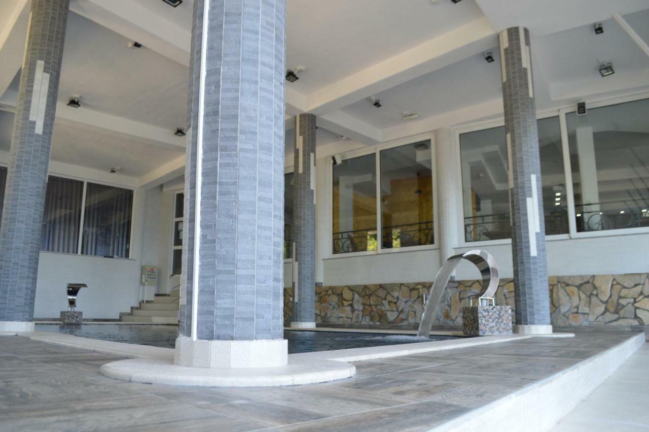 דוברה וודה Novalic Hotel מראה חיצוני תמונה